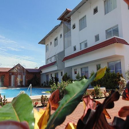 Hotel Yurak Archidona エクステリア 写真